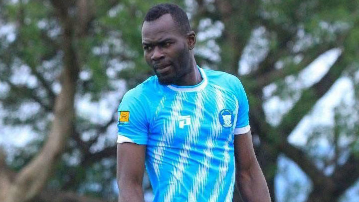 Anas leaves Leopard, Hleliso top target